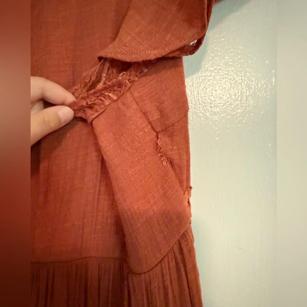 Elegant Rust Midi Dress - Picture 6 of 6